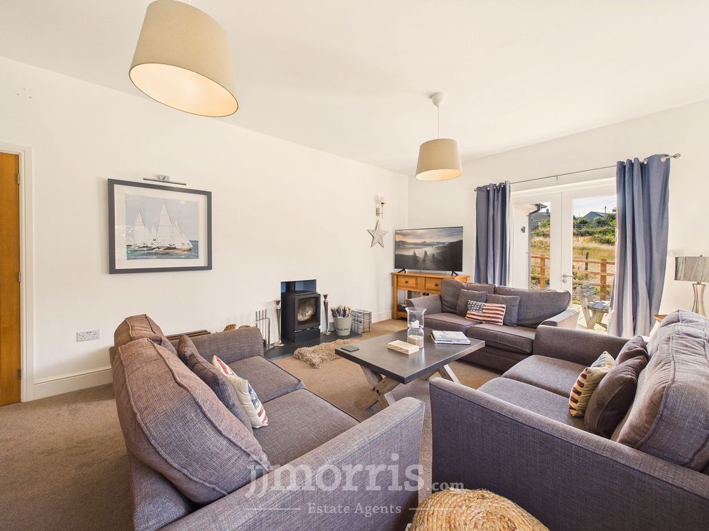Property photo 3 of 37