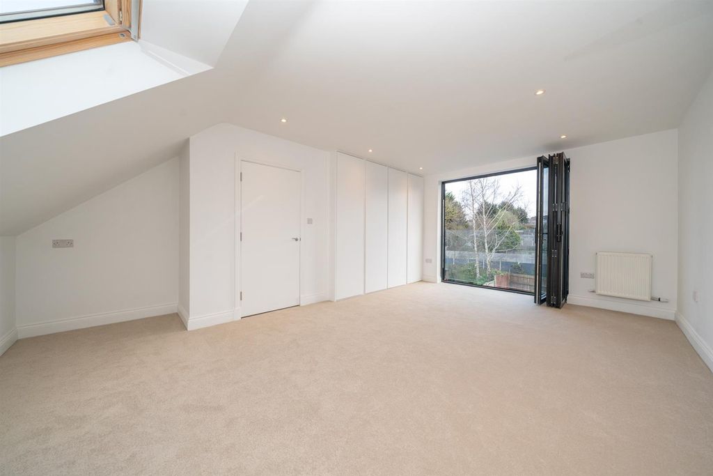 Property photo 3 of 28 145-Beech-Road-0424.Jpg