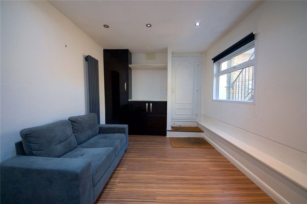 Property photo 1 of 22 Picture No. 01