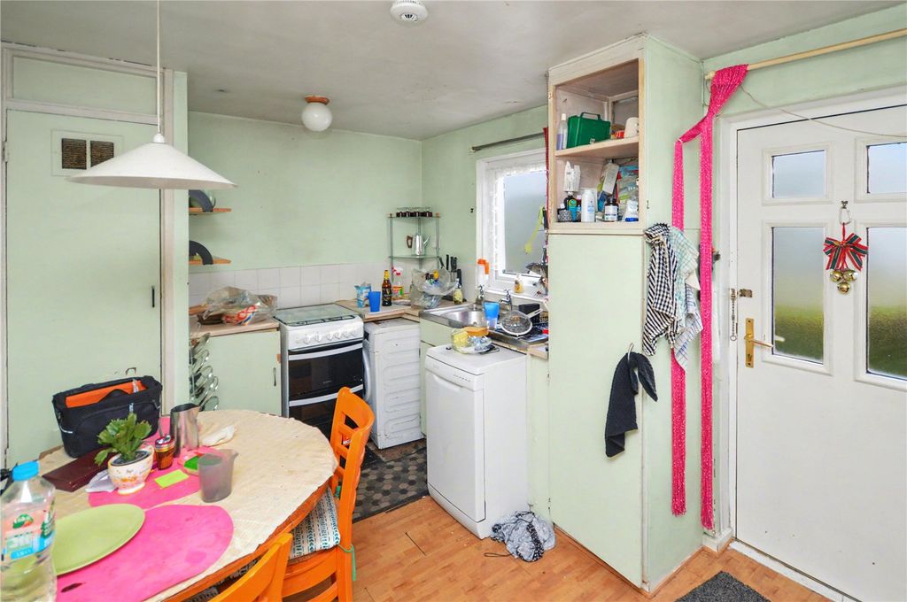 Property photo 3 of 8 Picture 3