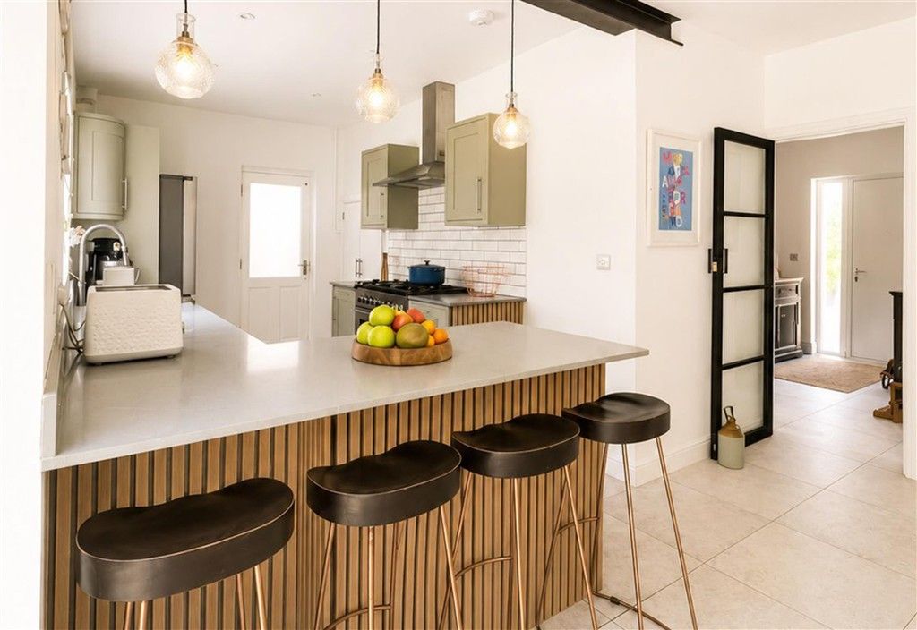 Property photo 2 of 18 Kitchen