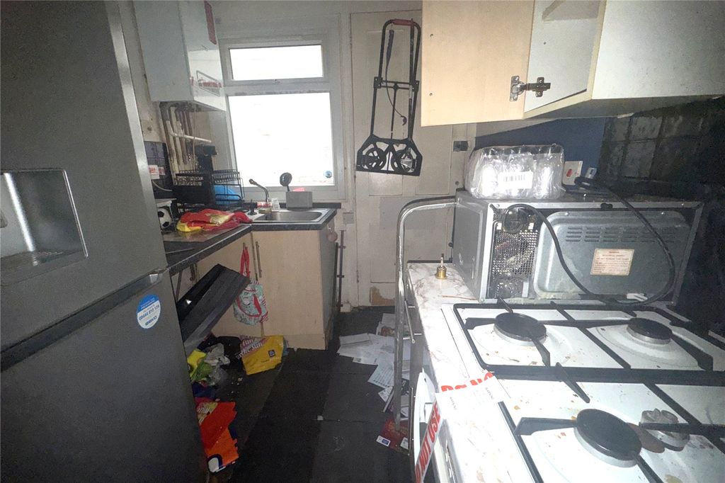 Property photo 3 of 8 Picture No. 02