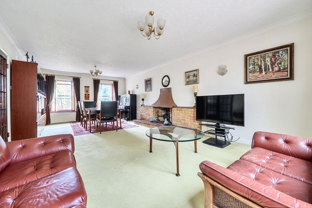 Property photo 2 of 24 1523777-3-6Ab3F26...