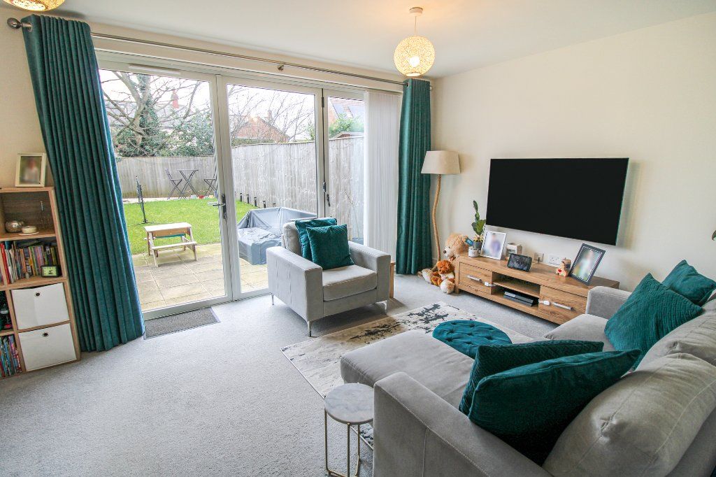 Property photo 2 of 19 Lounge