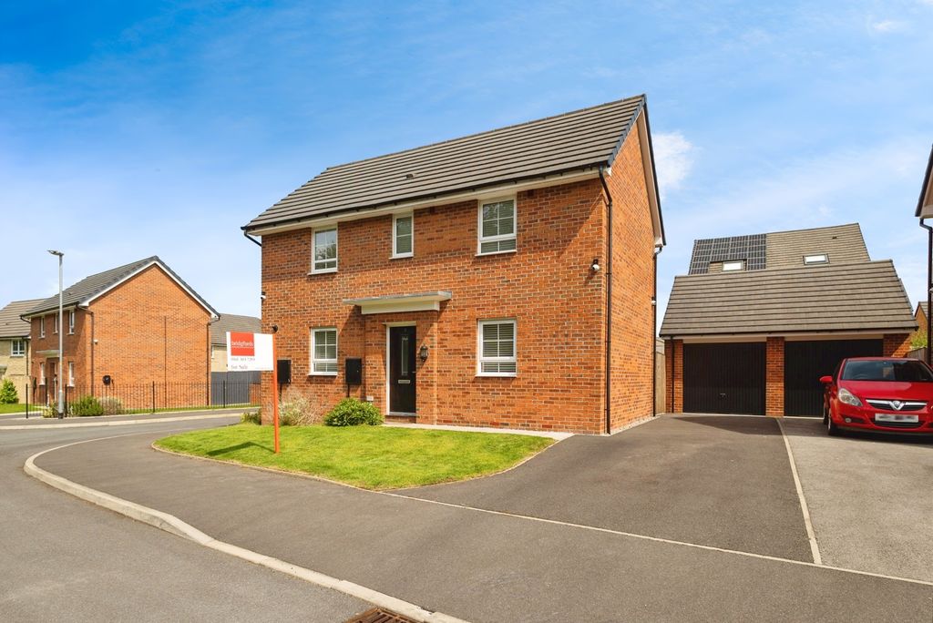 Property photo 1 of 16 External