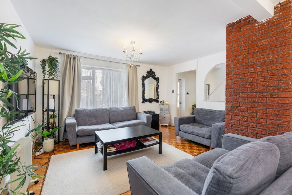 Property photo 2 of 22