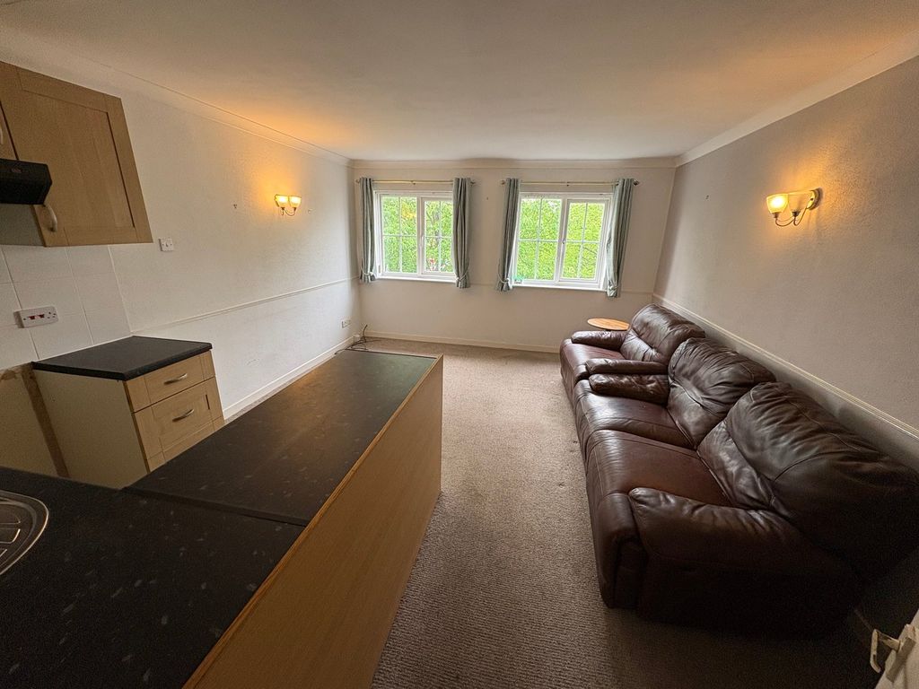 Property photo 2 of 6