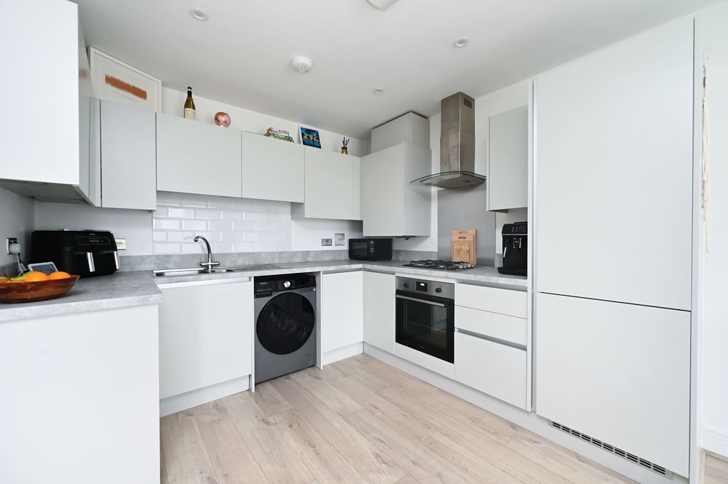 Property photo 2 of 9 Open Plan Kitchen Area