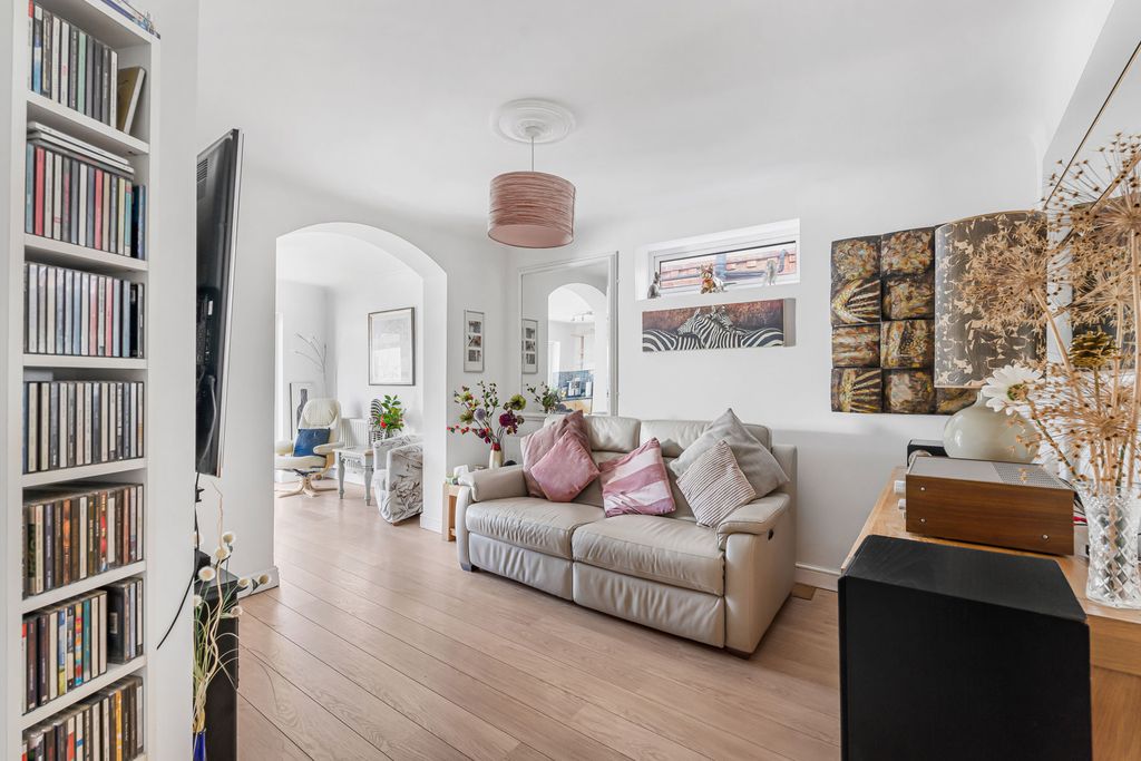 Property photo 3 of 23 14_75678.Jpg