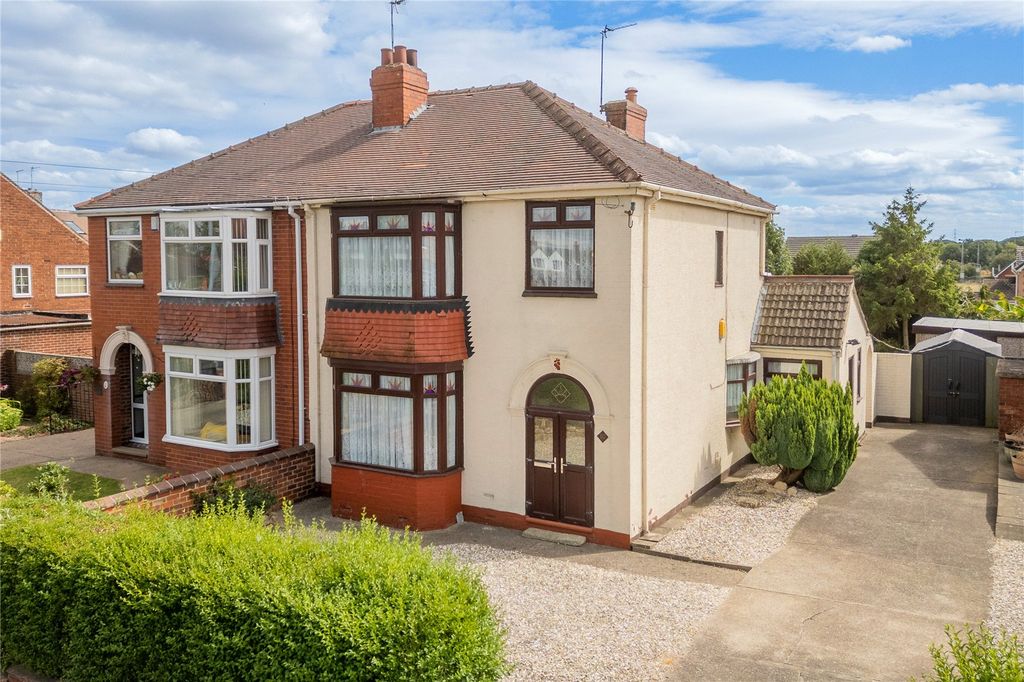 Property photo 1 of 34 Picture No. 04