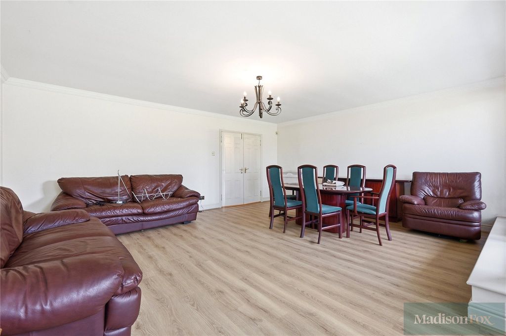 Property photo 3 of 32 Picture No. 27