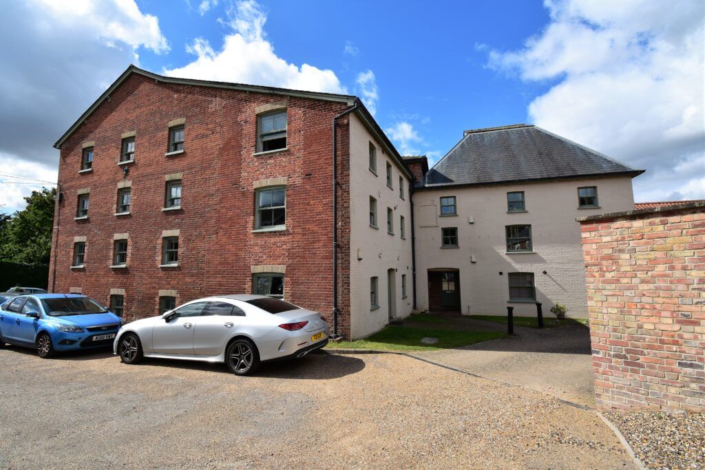 Property photo 1 of 23