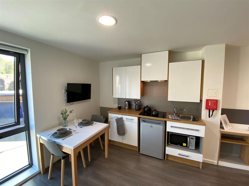 Property photo 1 of 27