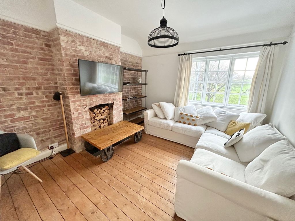 Property photo 1 of 29 Bedroom 2