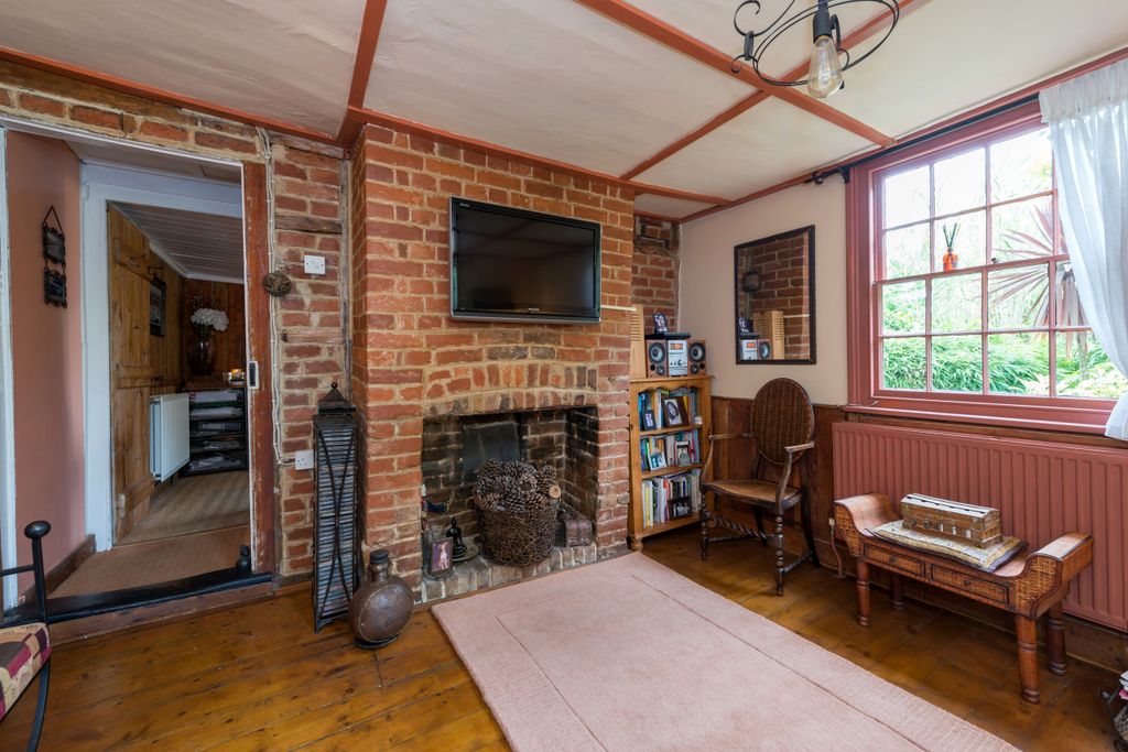 Property photo 3 of 19 Sitting Room