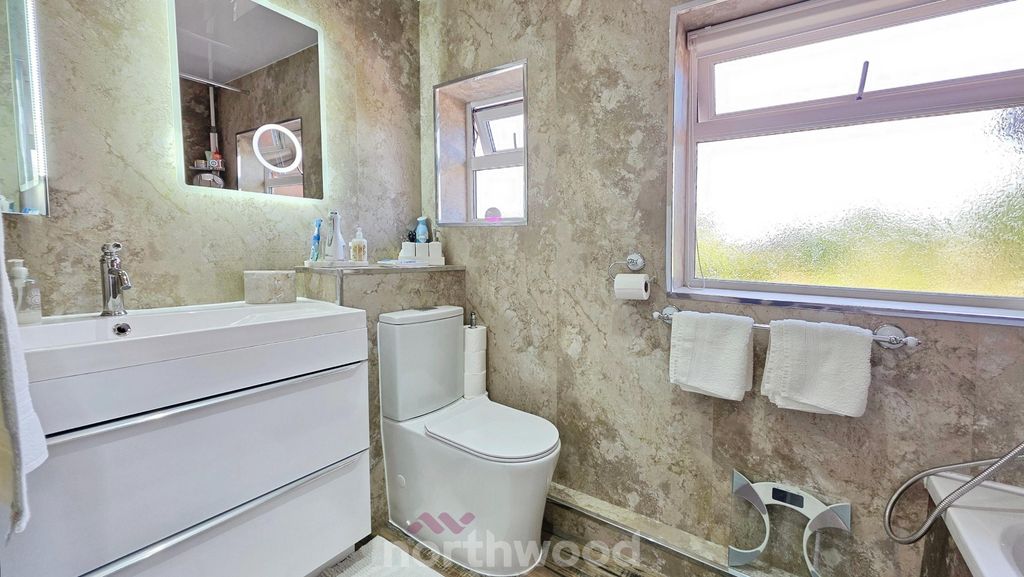 Property photo 3 of 28