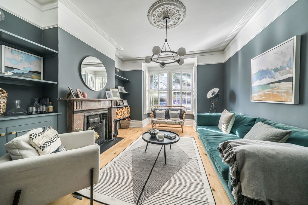 Property photo 3 of 21