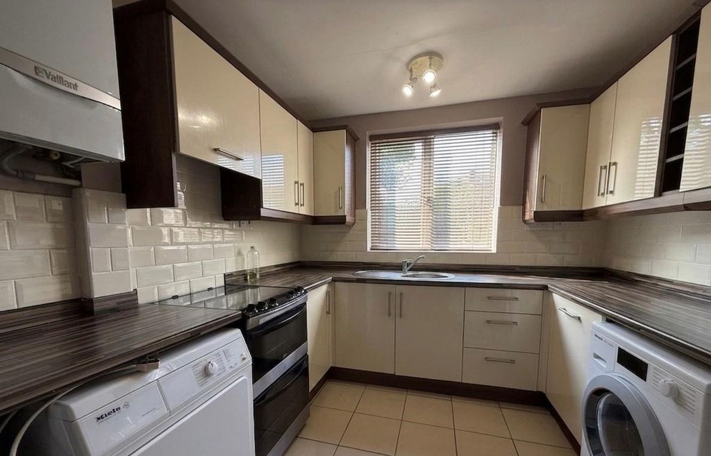 Property photo 3 of 8 8.Jpg