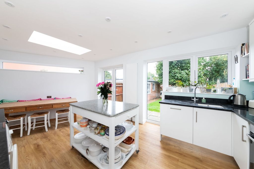 Property photo 2 of 20