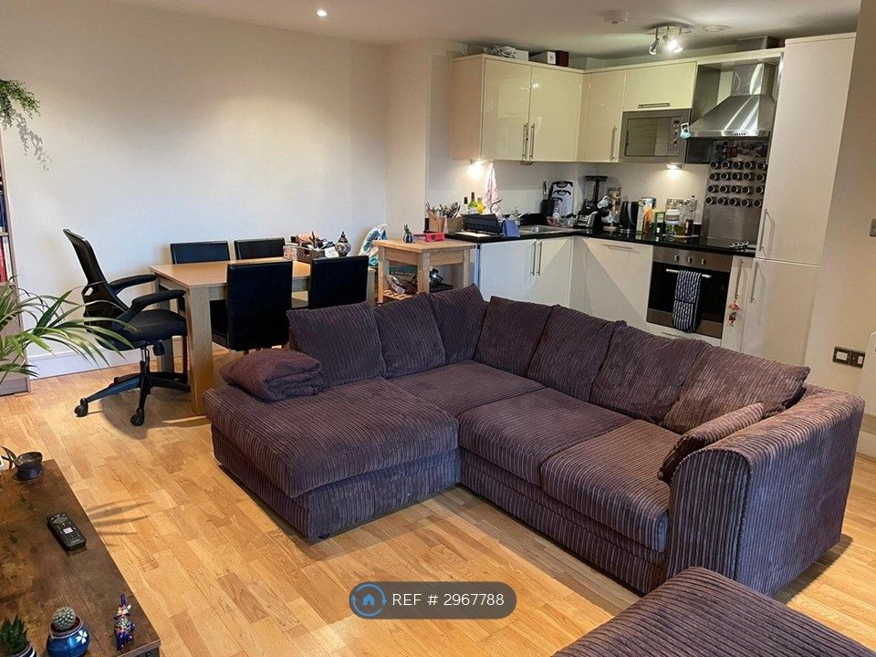Property photo 2 of 16 Living Room/Open Plan Kitchen