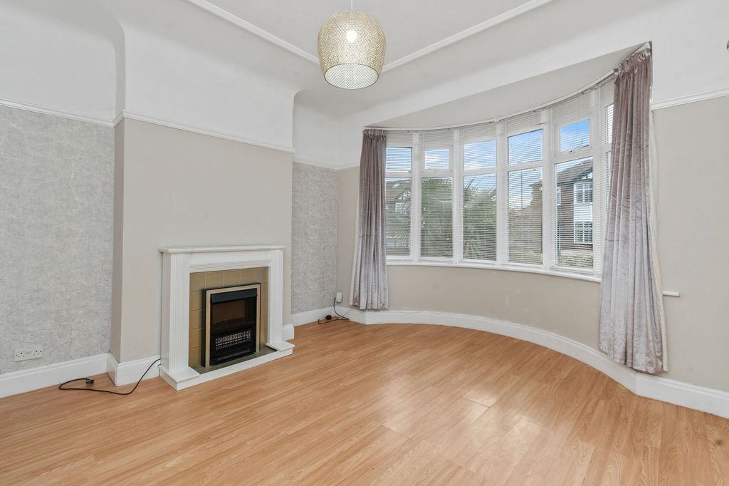 Property photo 2 of 41