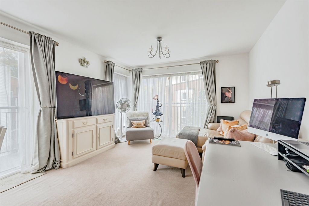 Property photo 3 of 16