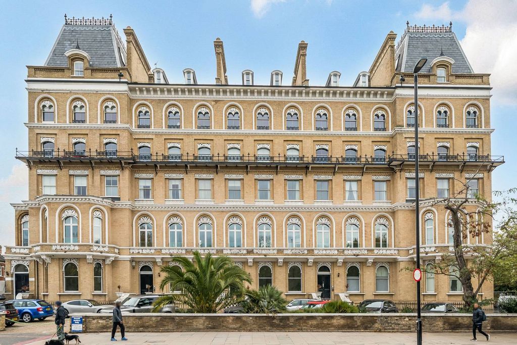 Property photo 1 of 12