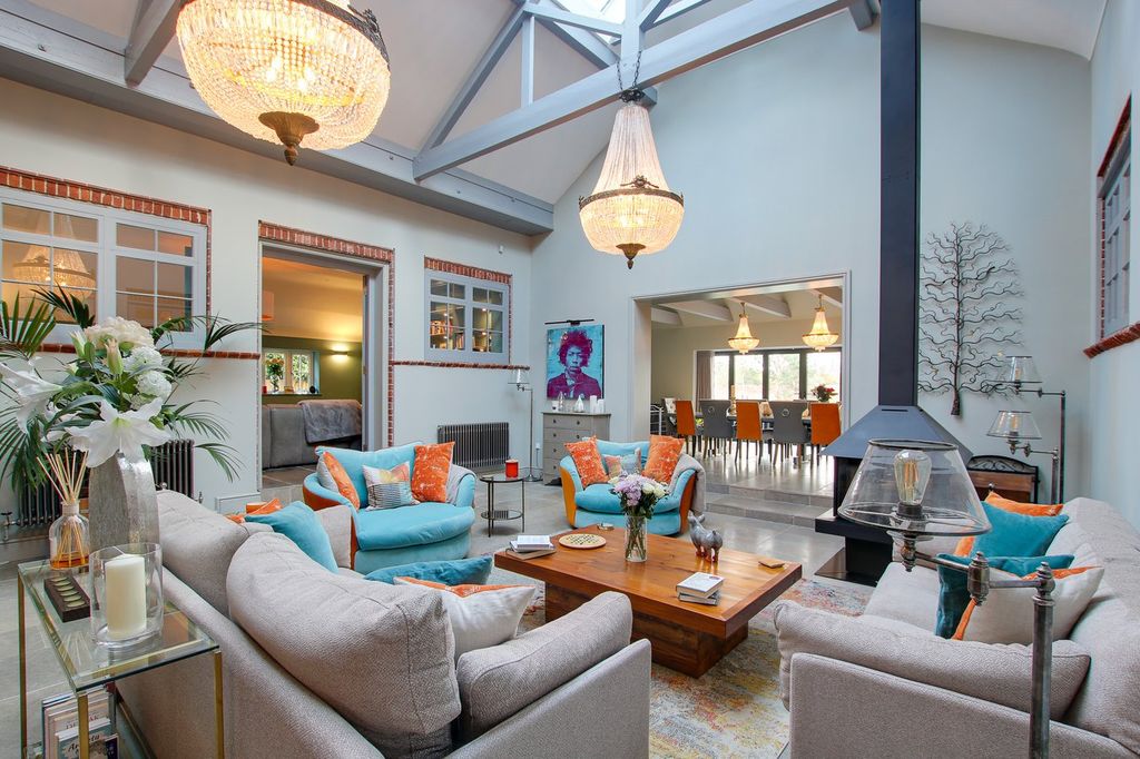 Property photo 3 of 17