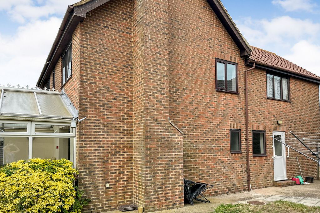Property photo 3 of 5 31 Dymchurch Road, St Marys Bay, Kent Tn29 0Hf