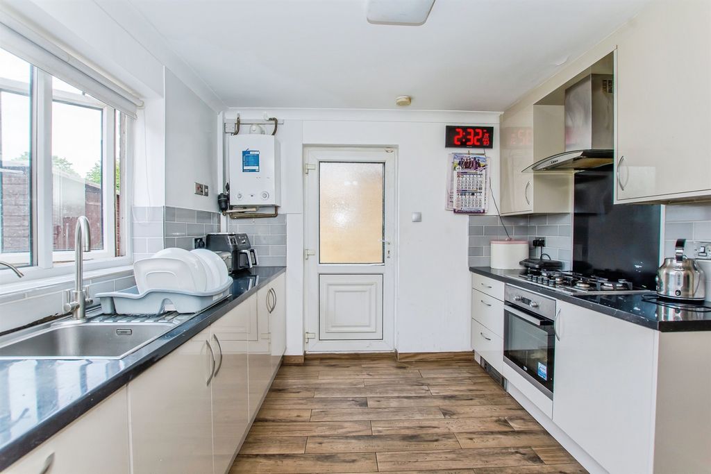 Property photo 2 of 17