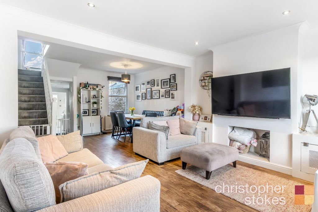 Property photo 2 of 21 4952442