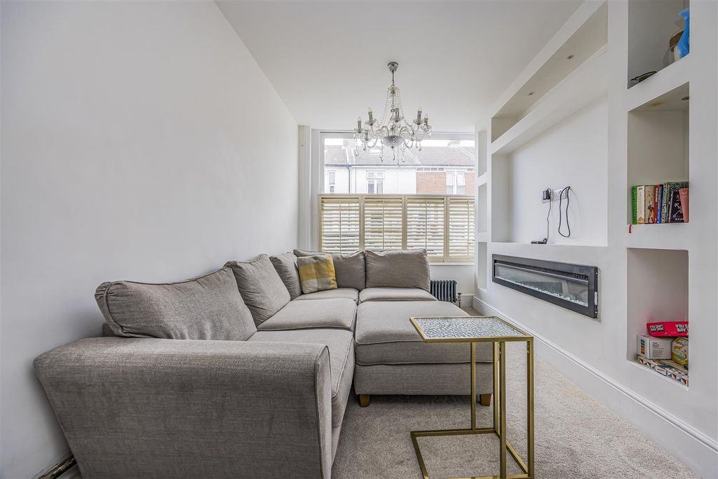 Property photo 2 of 14 122 Haslemere Road, Southsea-Porticomarketing-Sold