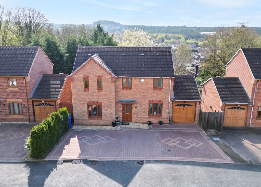 Property photo 1 of 29