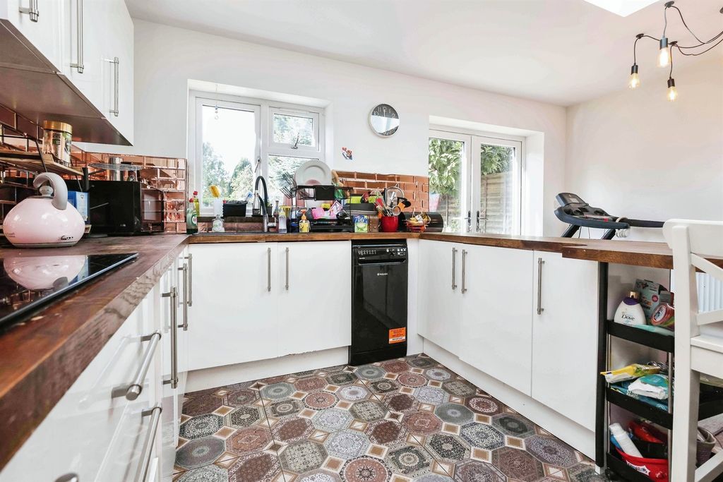 Property photo 2 of 17