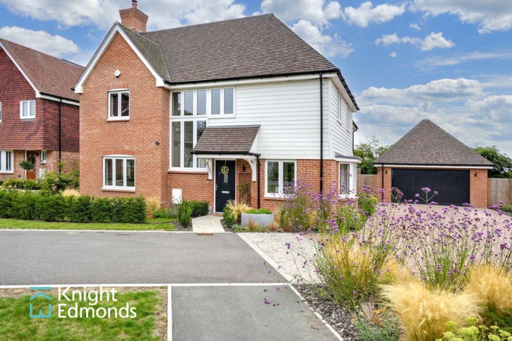 Property photo 2 of 35