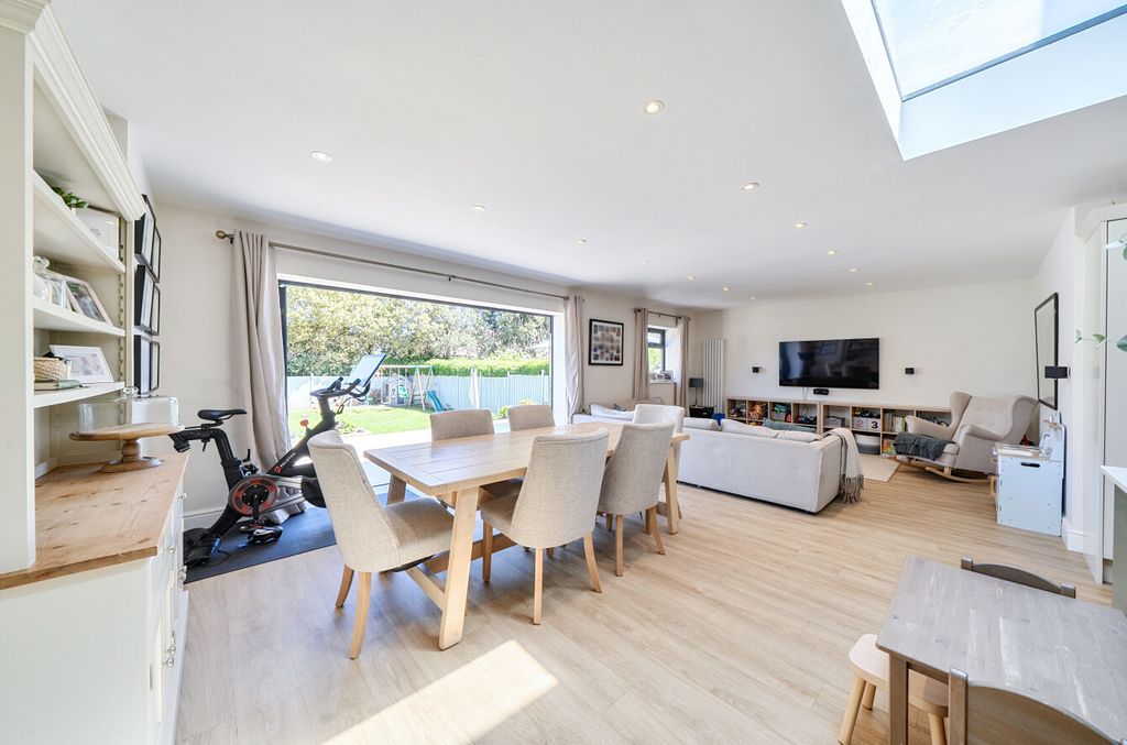 Property photo 3 of 20 1448147-10-69Eb5c...