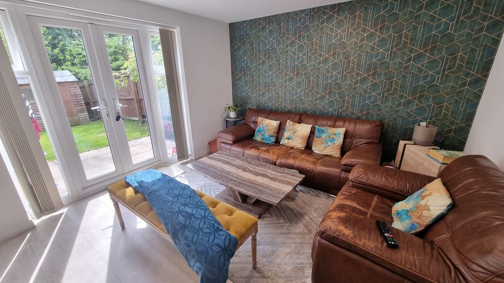 Property photo 3 of 18