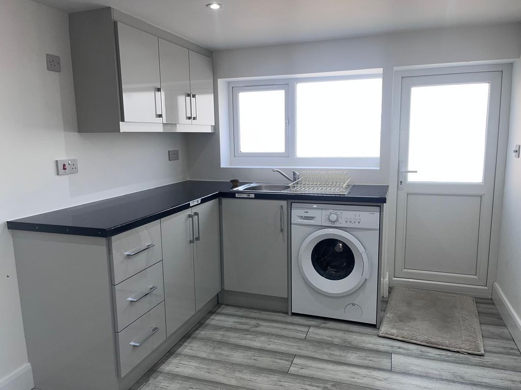 Property photo 2 of 3