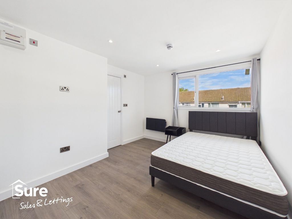 Property photo 2 of 21 5522802