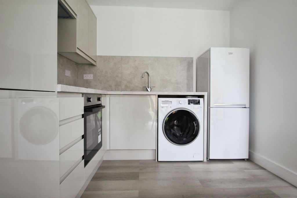 Property photo 3 of 11 Kitchen - Angle 1