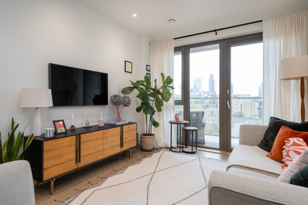 Property photo 2 of 12 Open Plan Living