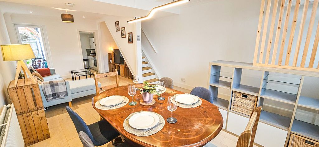 Property photo 1 of 23