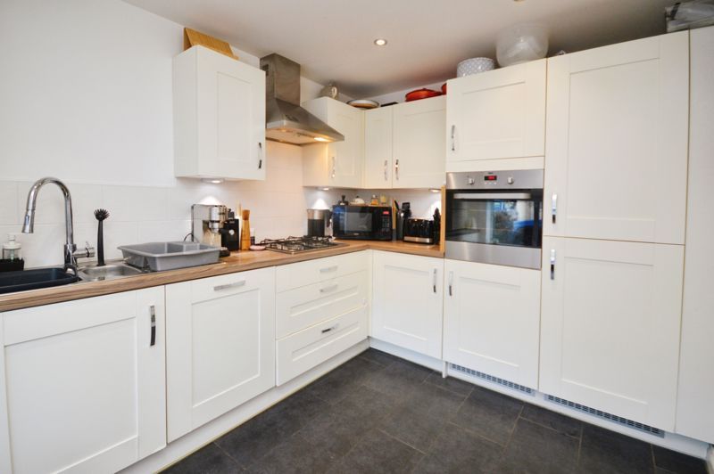 Property photo 3 of 17 Photo 7