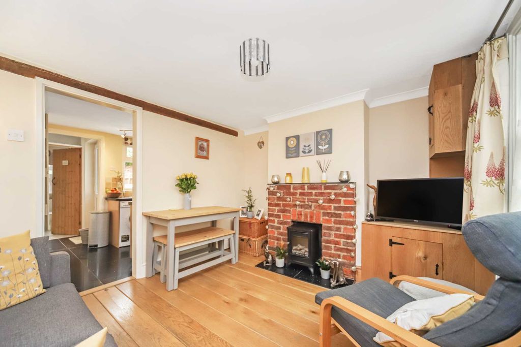 Property photo 2 of 10