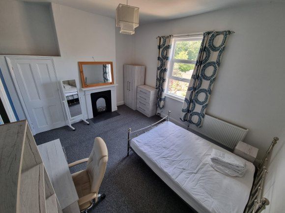 Property photo 1 of 3 Bedroom 2 - Ensuite 2.Jpg
