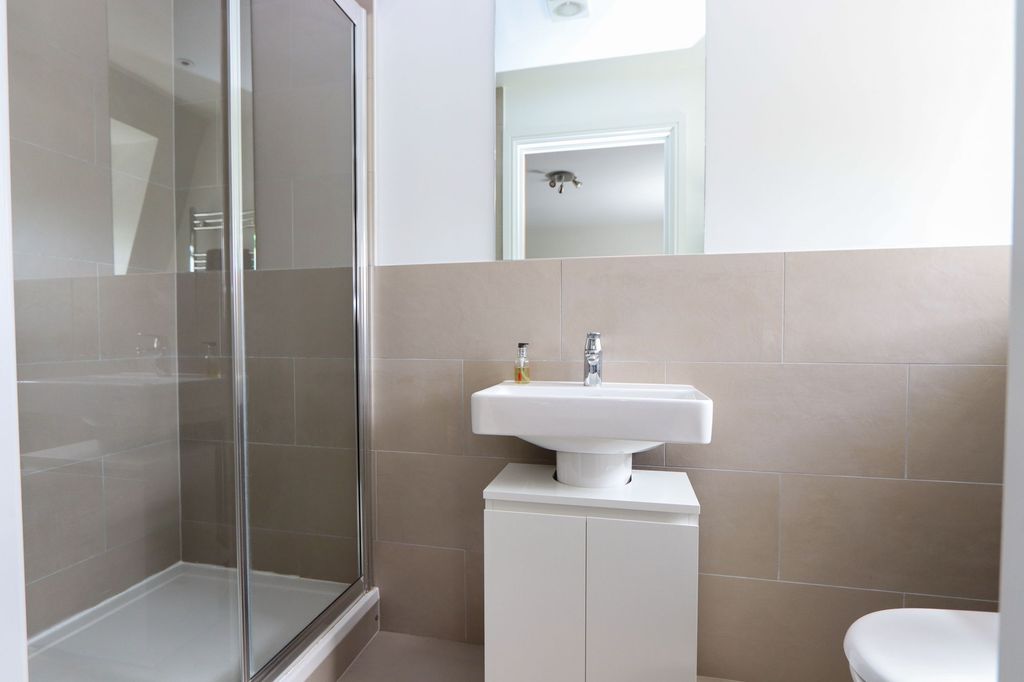 Additional image 5 of 2 bed flat for saleHemnall Street, Epping CM16