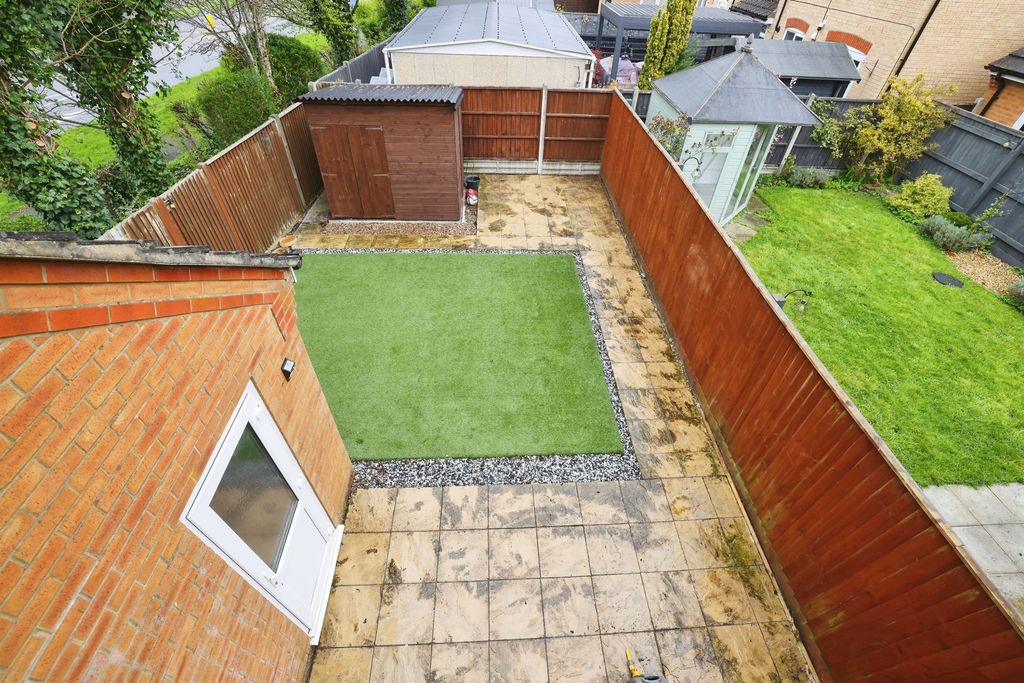 Property photo 3 of 17