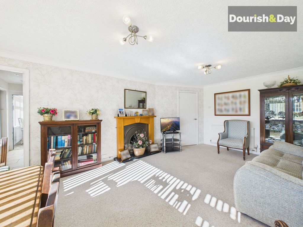 Property photo 3 of 22 Lounge/Diner