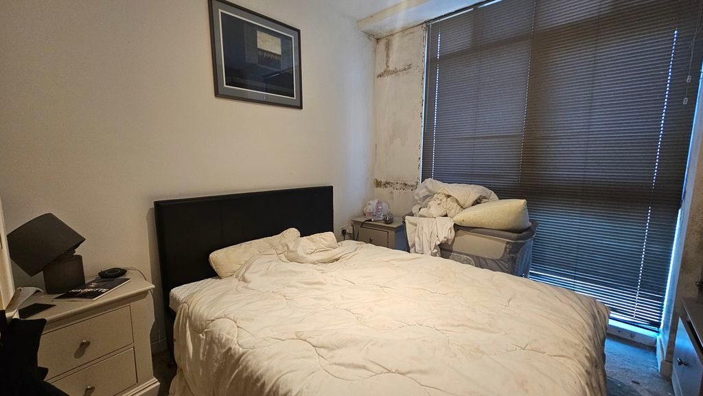 Property photo 3 of 6 Photo 4