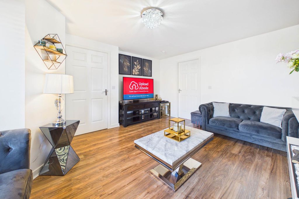 Property photo 2 of 25